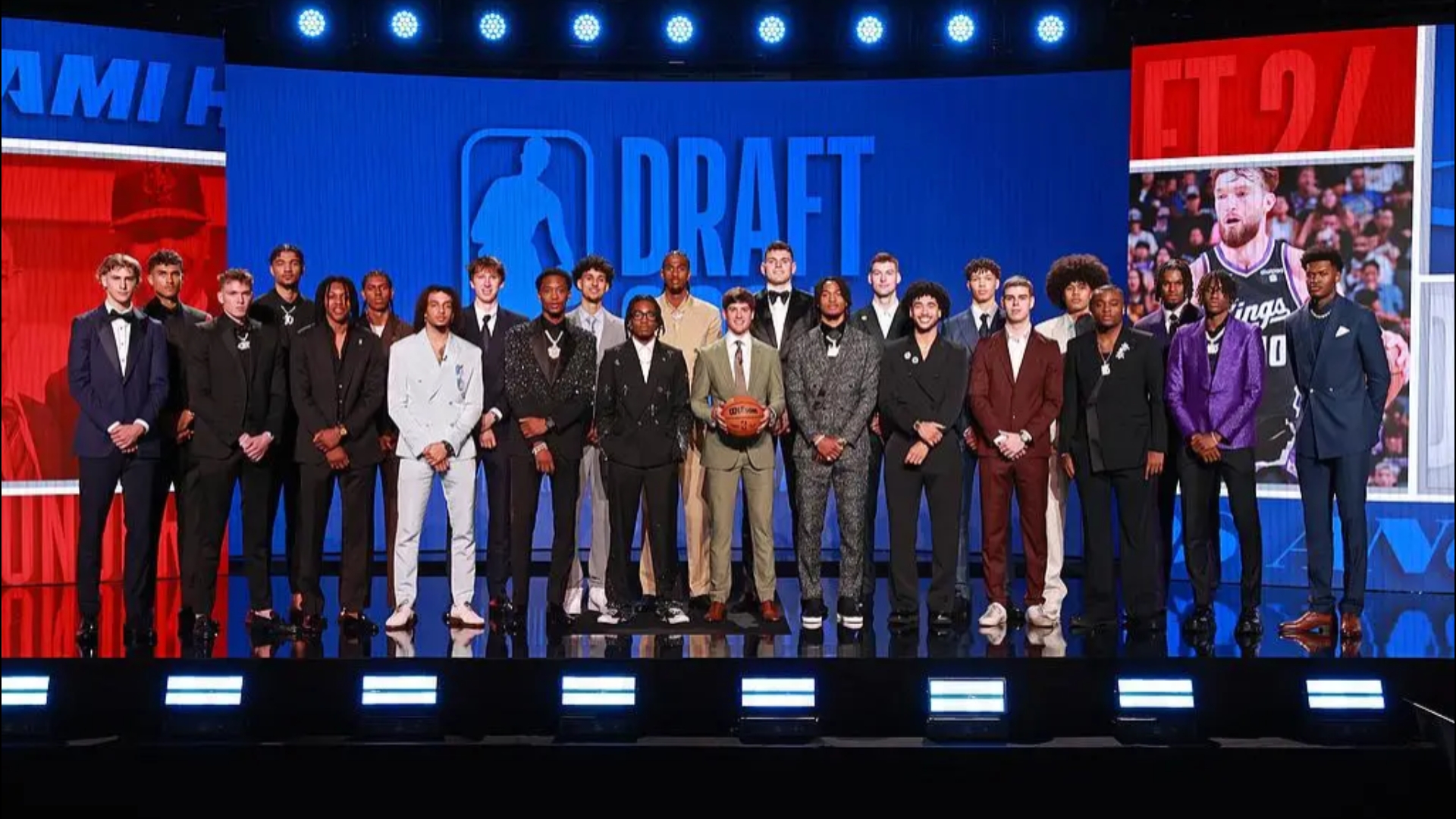 kaiyun官方入口登录-关于赛季最佳阵容：联盟明星的最强五人组合的信息