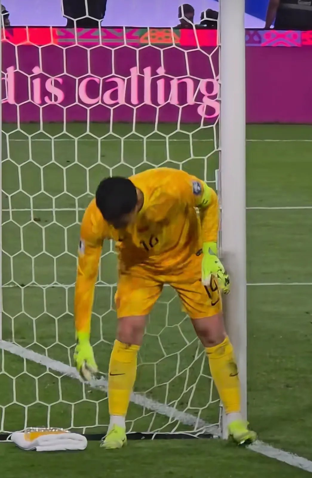 法甲决胜瞬间,球员展示斗志 法甲决胜瞬间,球员展示斗志