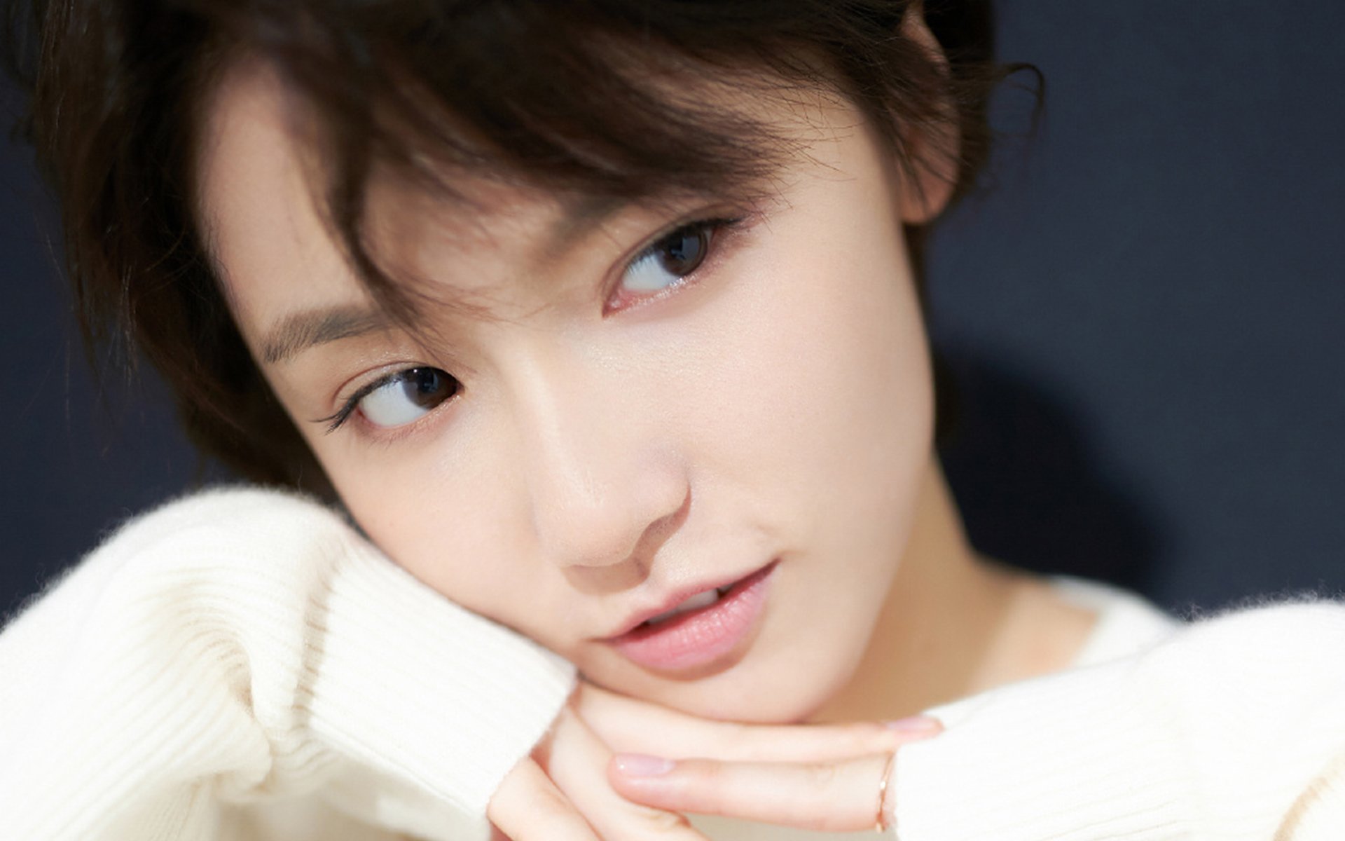 陈佳新动作惊艳裁判席,陈佳 1982